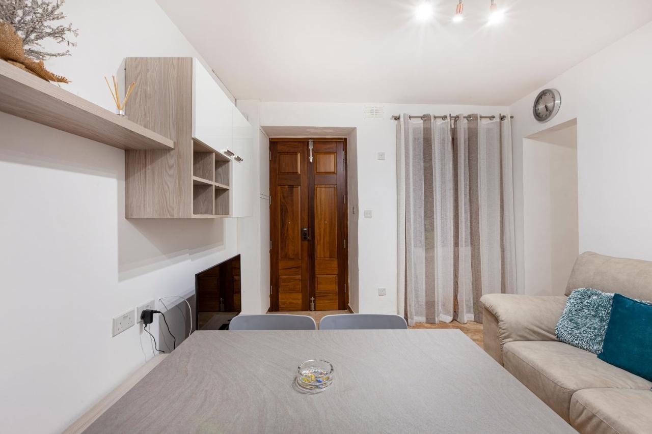 Designer Home With Comfy Sofa In Central Valletta By 360 Estates Extérieur photo