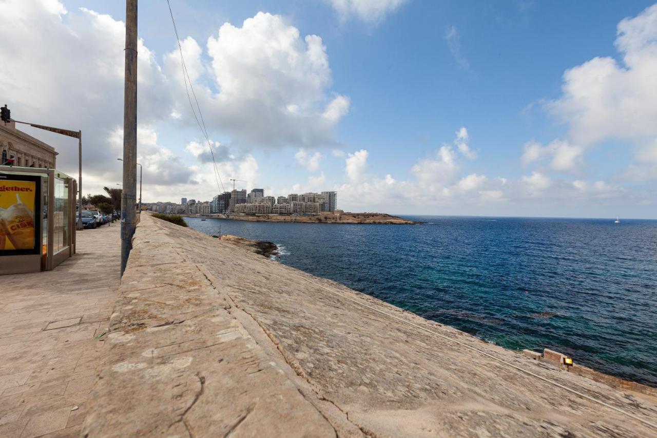 Designer Home With Comfy Sofa In Central Valletta By 360 Estates Extérieur photo